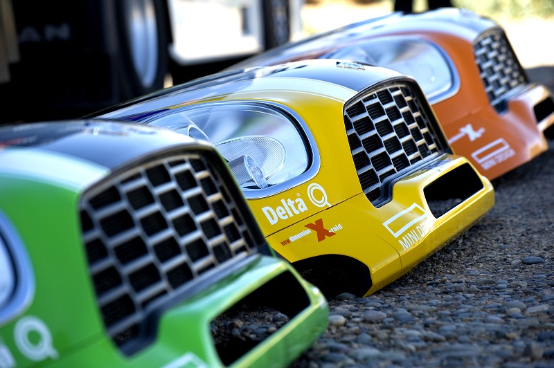 2011_X-raid_MINI_All4Racing_Front_27682.jpg