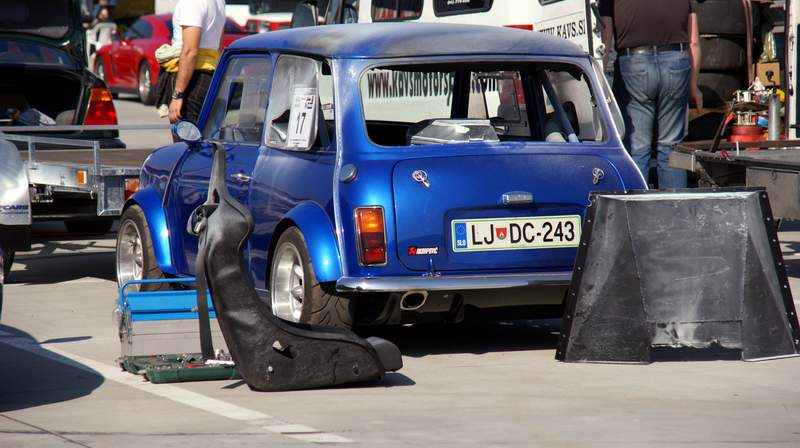 Mini05.JPG