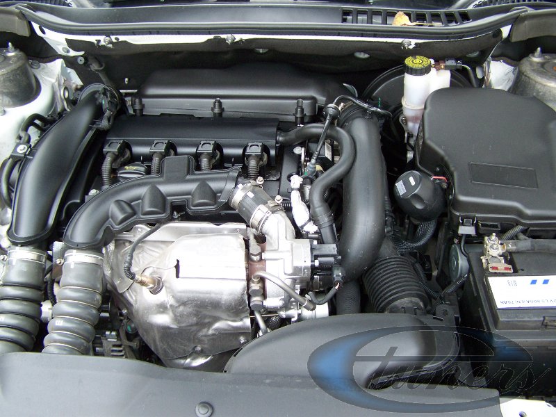 Citroen_C5_1_6THP_enginebay.JPG