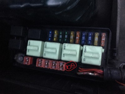 pojistky motor.jpg (372.59 KiB) Zobrazeno 4339 krát pojistky motor.jpg