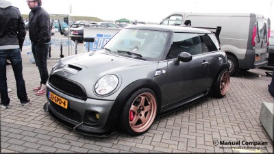 2008_mini_cooper_s_by_compaan_art-d51sm4i.jpg (141.03 KiB) Zobrazeno 19070 krát 2008_mini_cooper_s_by_compaan_art-d51sm4i.jpg